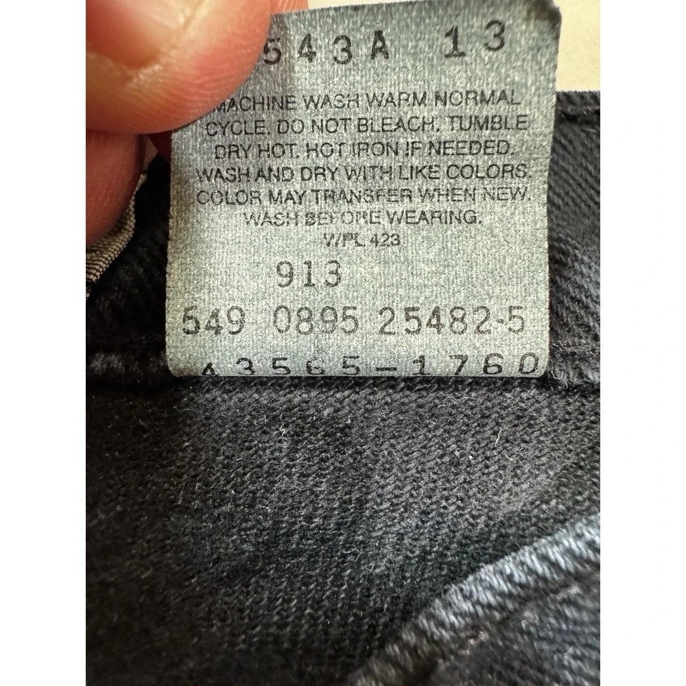 Levis hard tell